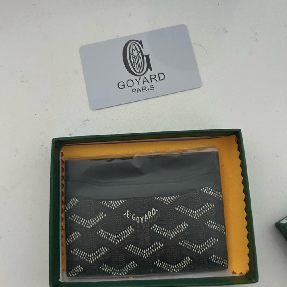 Goyard Black and White Card Holder - Chevron Pattern